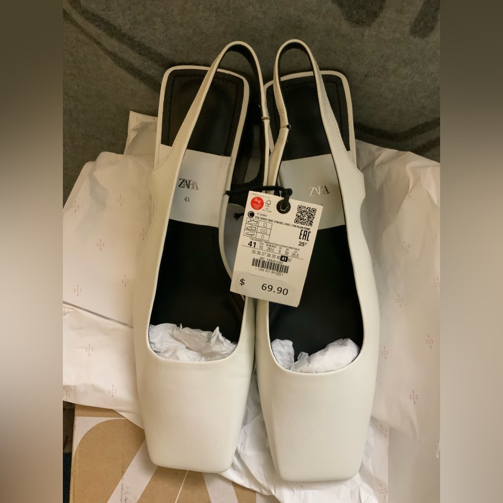 NWT ZARA White leather square toe pump/sling back heels. Very BV Style!